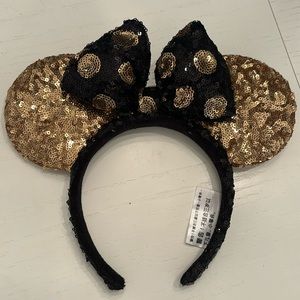 Disney sequined Mickey Ears with a bow